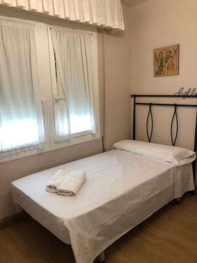 Отель Habitacion Doble Эстелла Экстерьер фото